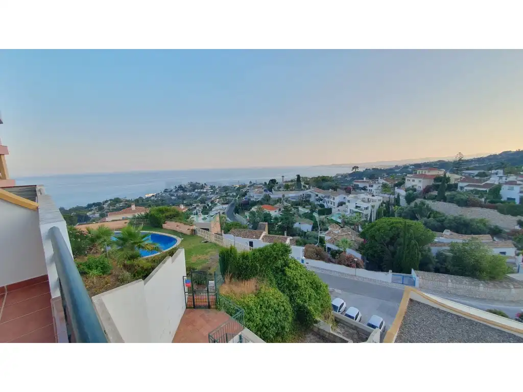 Vista exterior de Apartament de lloguer en Benalmádena amb Moblat