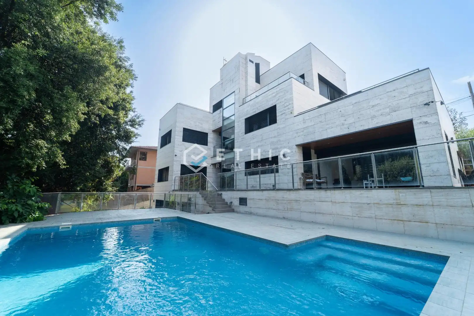 Piscina de Casa o xalet en venda en Sant Cugat del Vallès amb Aire condicionat, Jardí privat i Terrassa