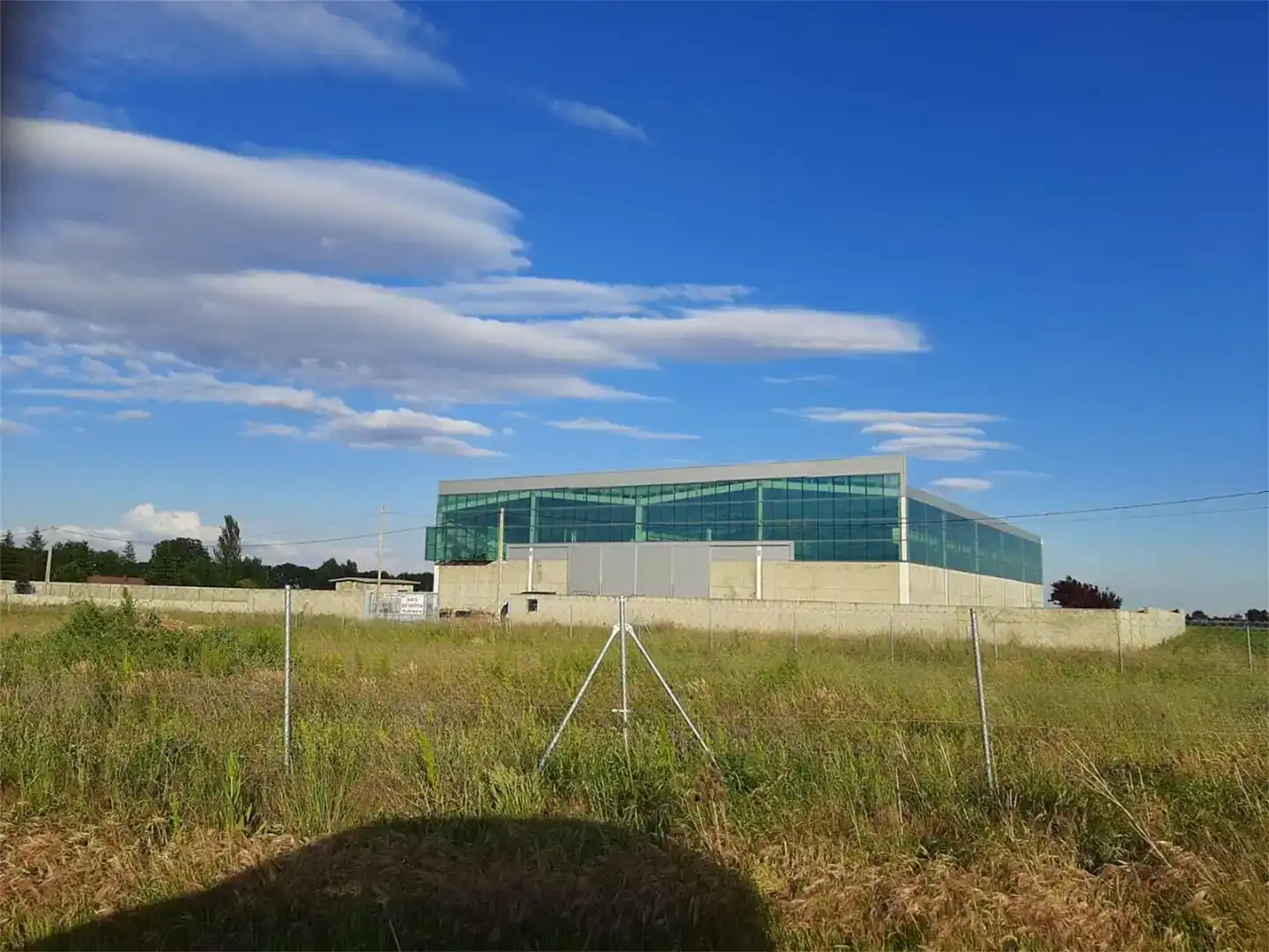 Vista exterior de Nau industrial en venda en San Pedro Bercianos, León