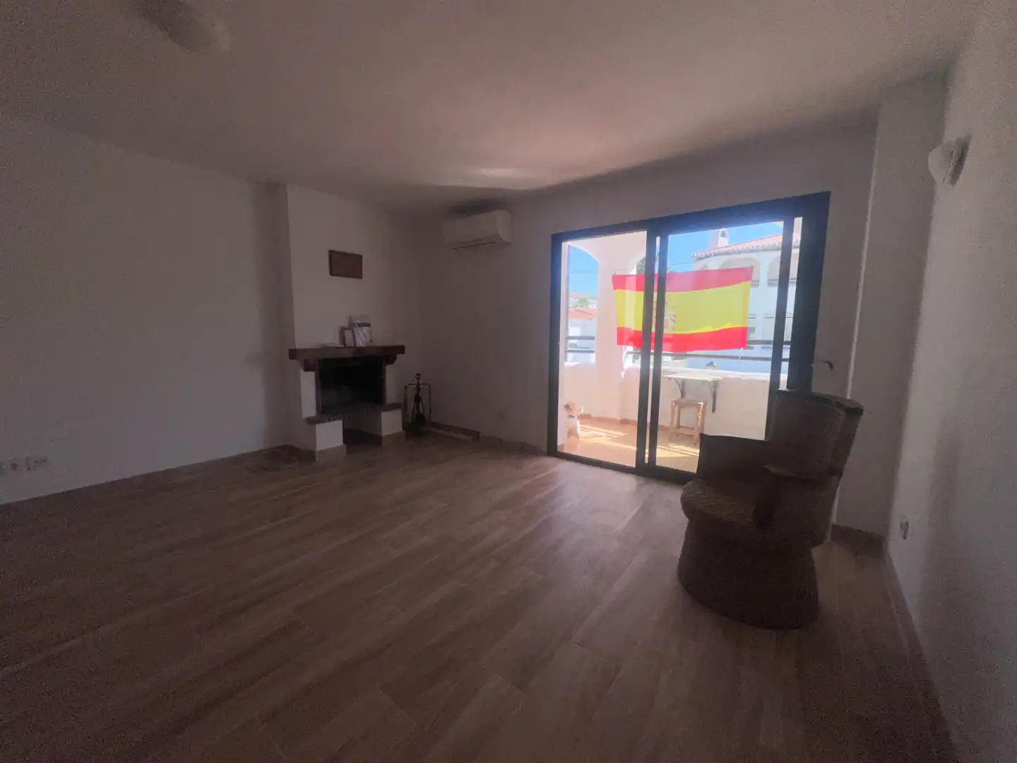 Sala de estar de Piso en venta en Vélez-Málaga con Aire acondicionado, Calefacción y Jardín privado