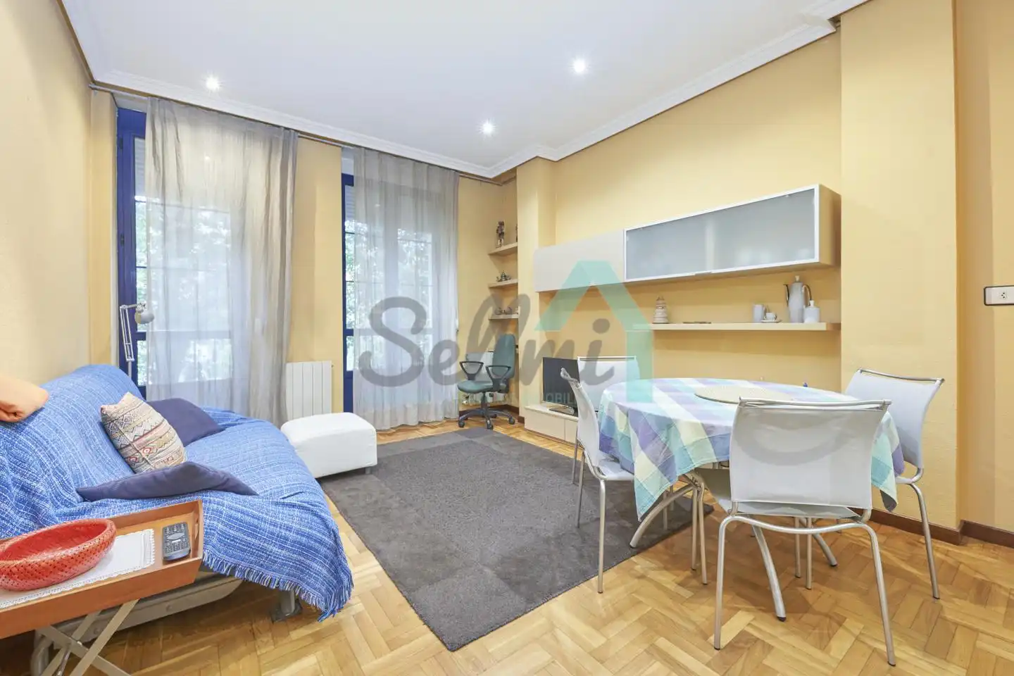 Flat with terrace to rent in Plaza Campo de los Patos