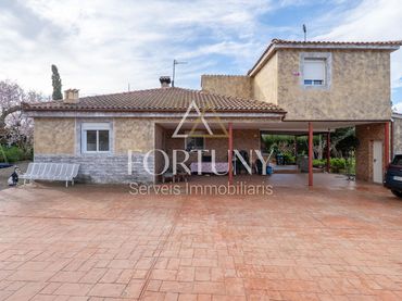 Casa en venta en CL MONTSANT