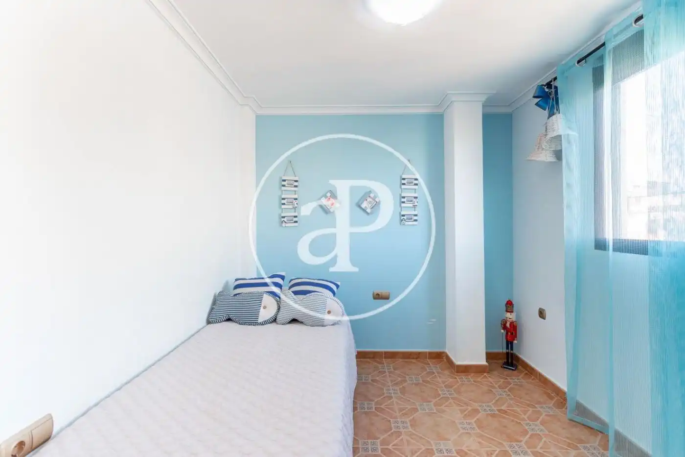 Bedroom of Houses for sale in Valencia  with Heating, Terrace and Storage room