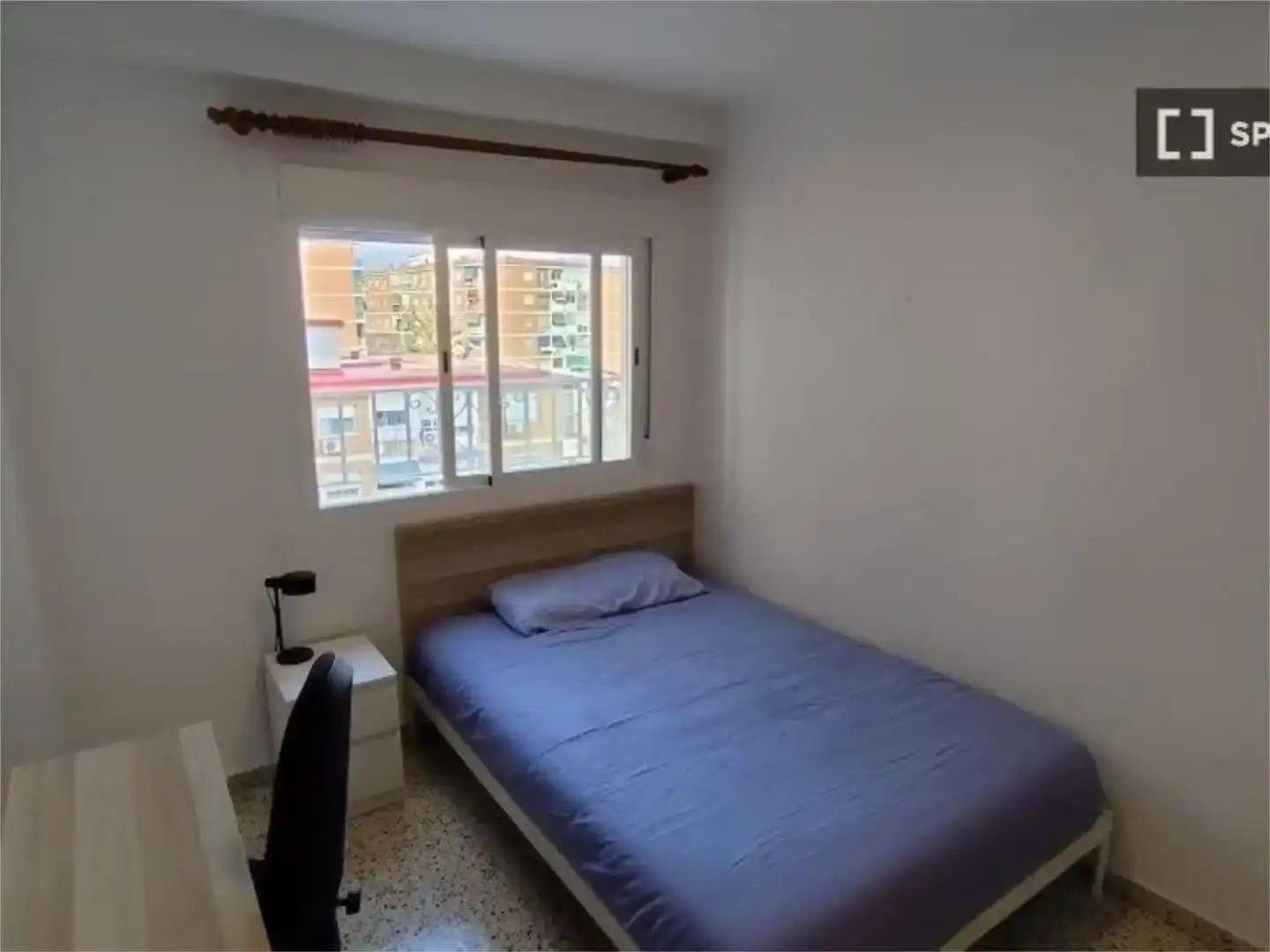 Bedroom of Flat for share in Las Fuentes