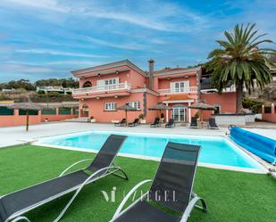 Vista exterior de Casa o xalet en venda en Arucas amb Terrassa i Piscina