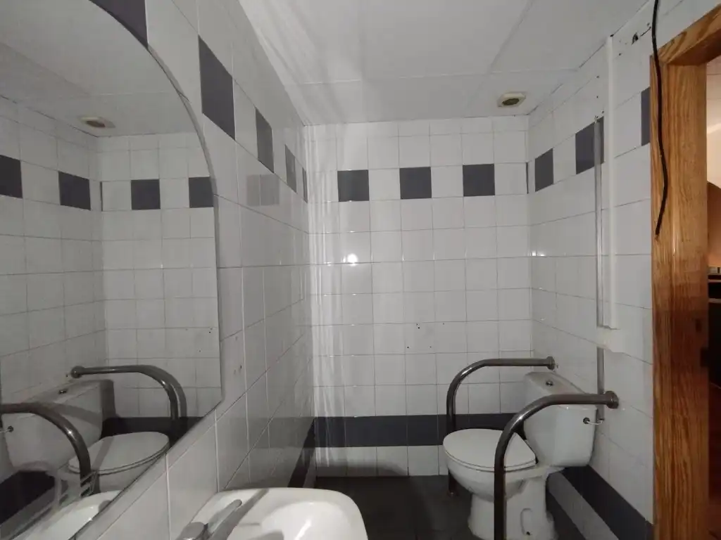 Bathroom of Commercial properties for sale in Villena