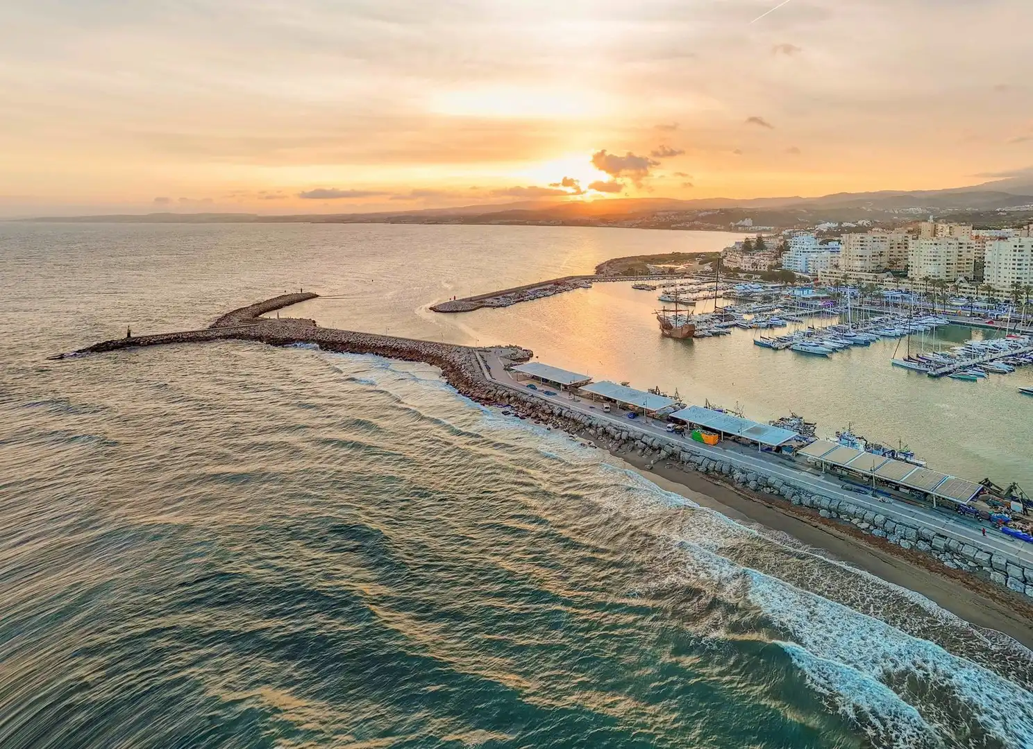 Außenansicht von Maisonette zum Verkauf in Estepona mit Klimaanlage und Gemeinschaftspool