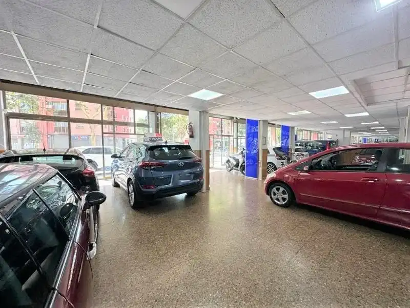 Local comercial en venda a Artigues - Llefià