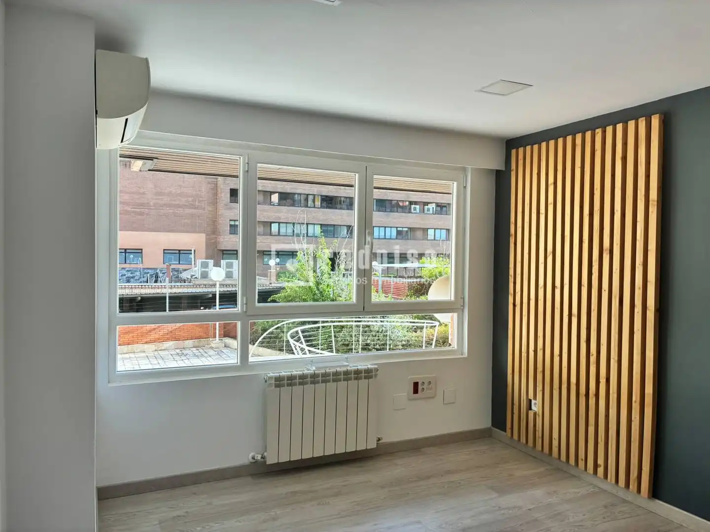 Schlafzimmer von Büro zur Miete in Valladolid mit Klimaanlage, Heizung und Terrasse