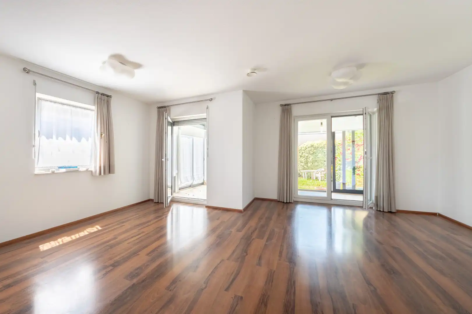 Sala d'estar de Casa o xalet en venda en Sopela amb Calefacció, Terrassa i Traster