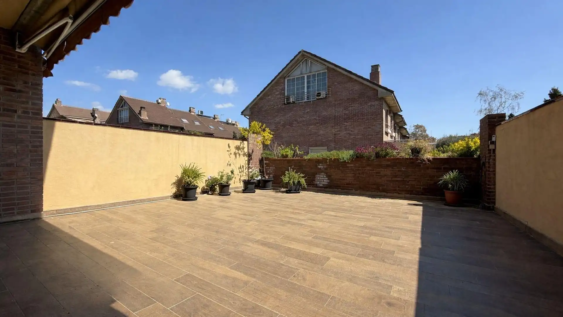 Casa adosada de alquiler en Avenida Avinguda Rafael Casanova, Hostafrancs