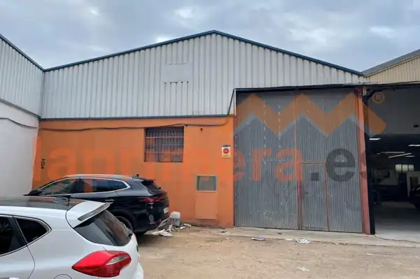 Industrial building to rent in Albal