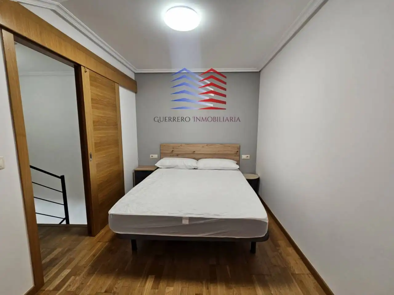 Schlafzimmer von Maisonette zur Miete in Ourense Capital  mit Heizung, Parkett und Möbliert
