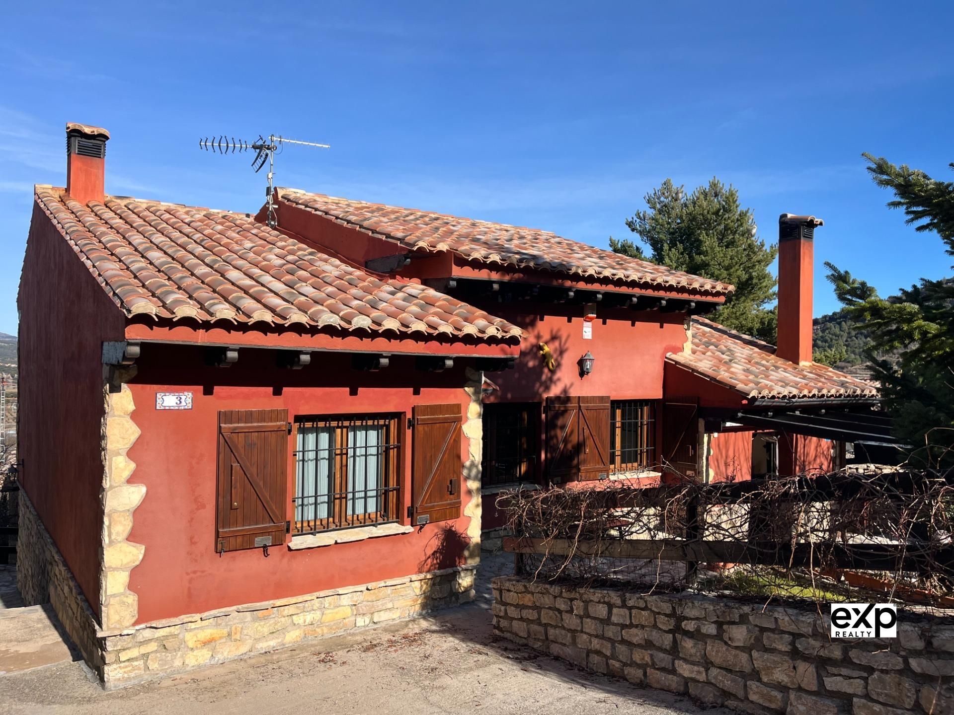 Exterior view of House or chalet for sale in Vistabella del Maestrazgo  with Heating and Alarm