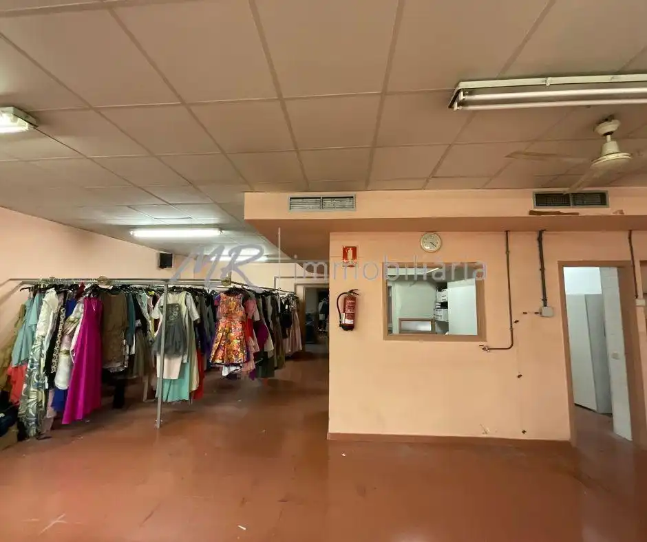 Local comercial en venda a Carrer PEP VENTURA 26, imagen 2