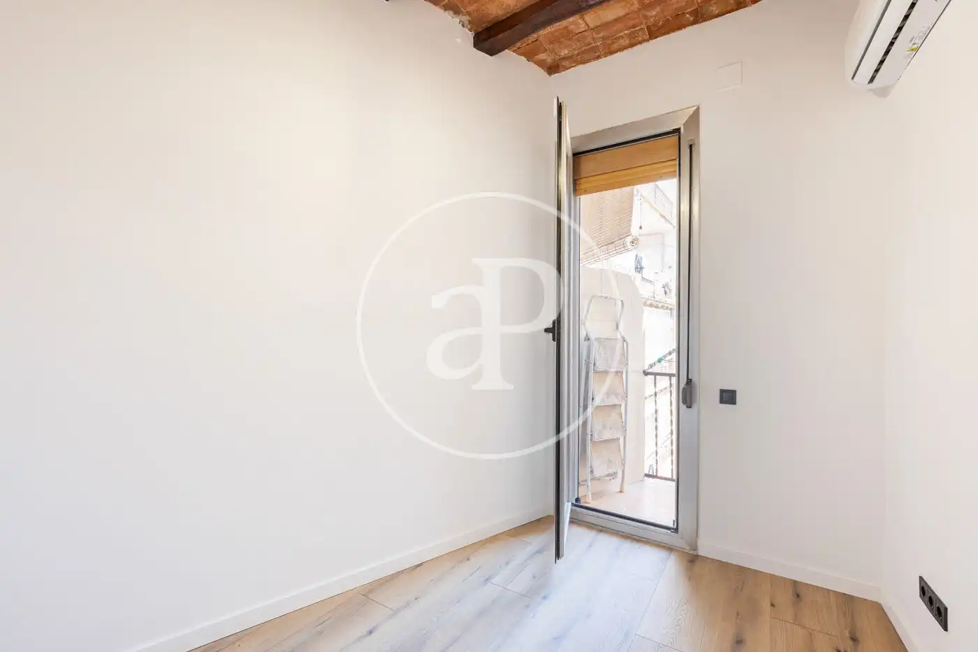 Piso en venta en Barcelona con Aire acondicionado, Calefacción y Balcón