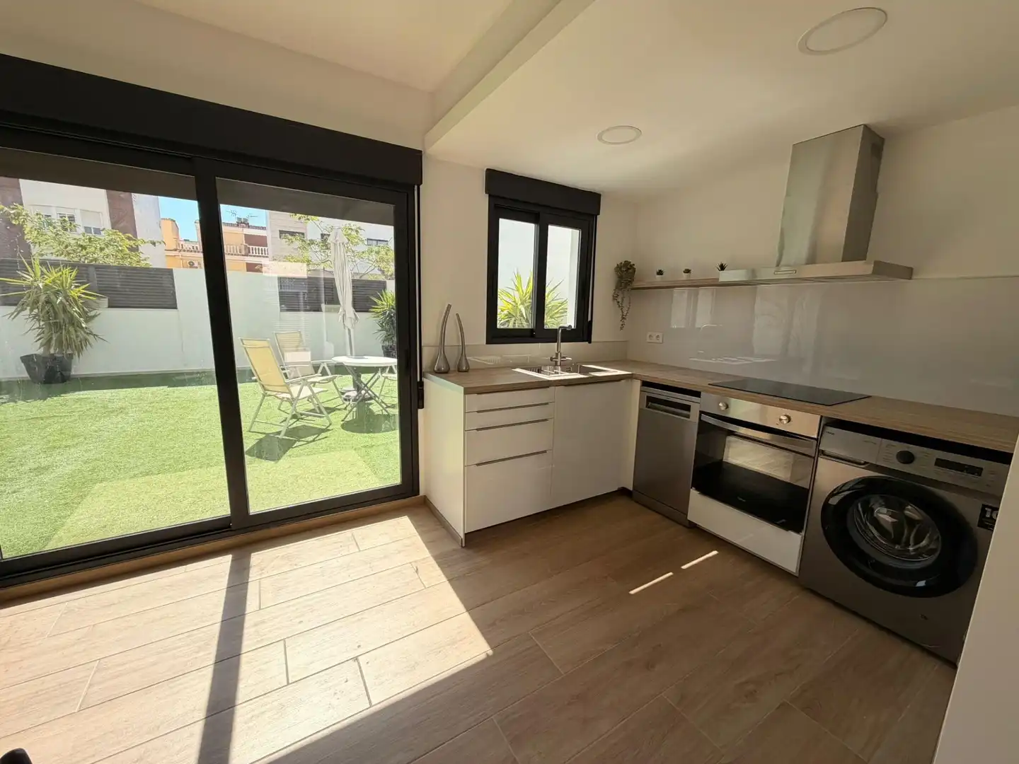 Küche von Einfamilien-Reihenhaus zur Miete in Cullera mit Klimaanlage, Heizung und Terrasse