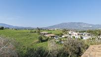 Vista exterior de Casa o xalet en venda en Mijas amb Aire condicionat, Jardí privat i Terrassa