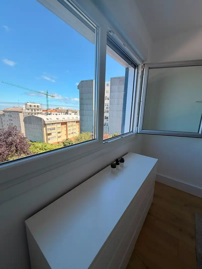 Schlafzimmer von Wohnung zur Miete in A Coruña Capital  mit Möbliert