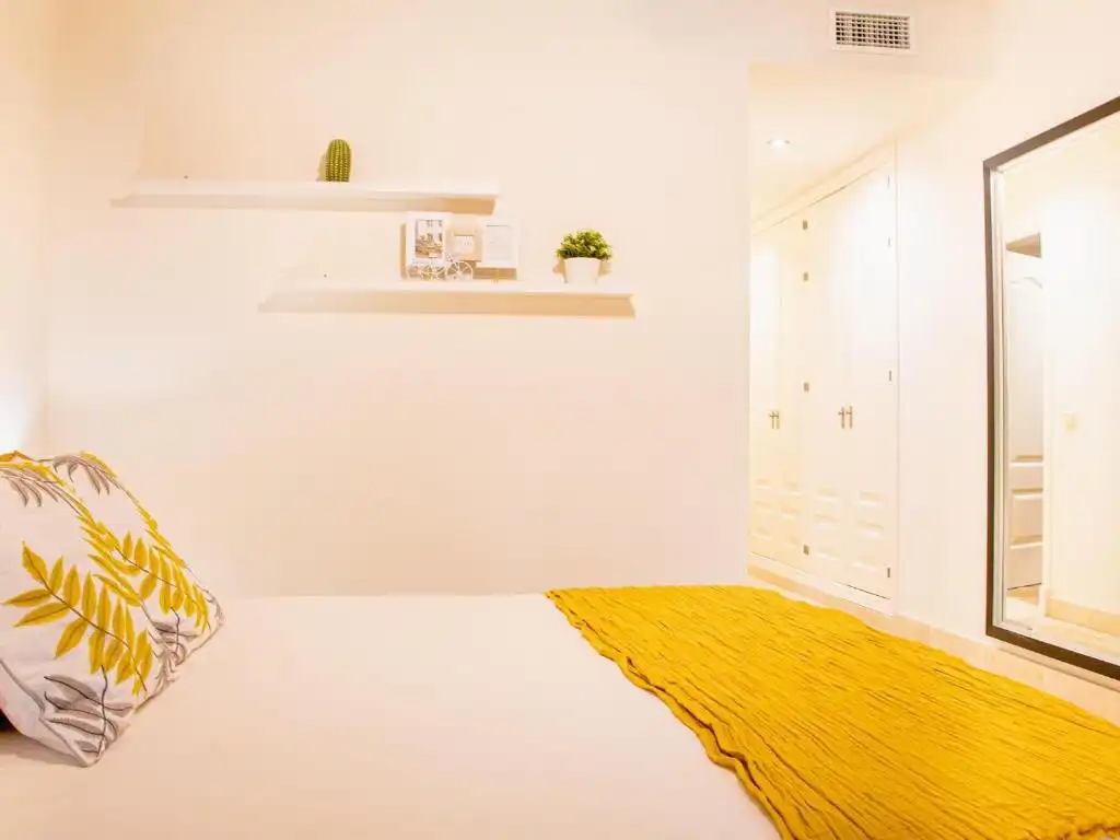 Apartamento con piscina en venta en Estepona Pueblo, imagen 17