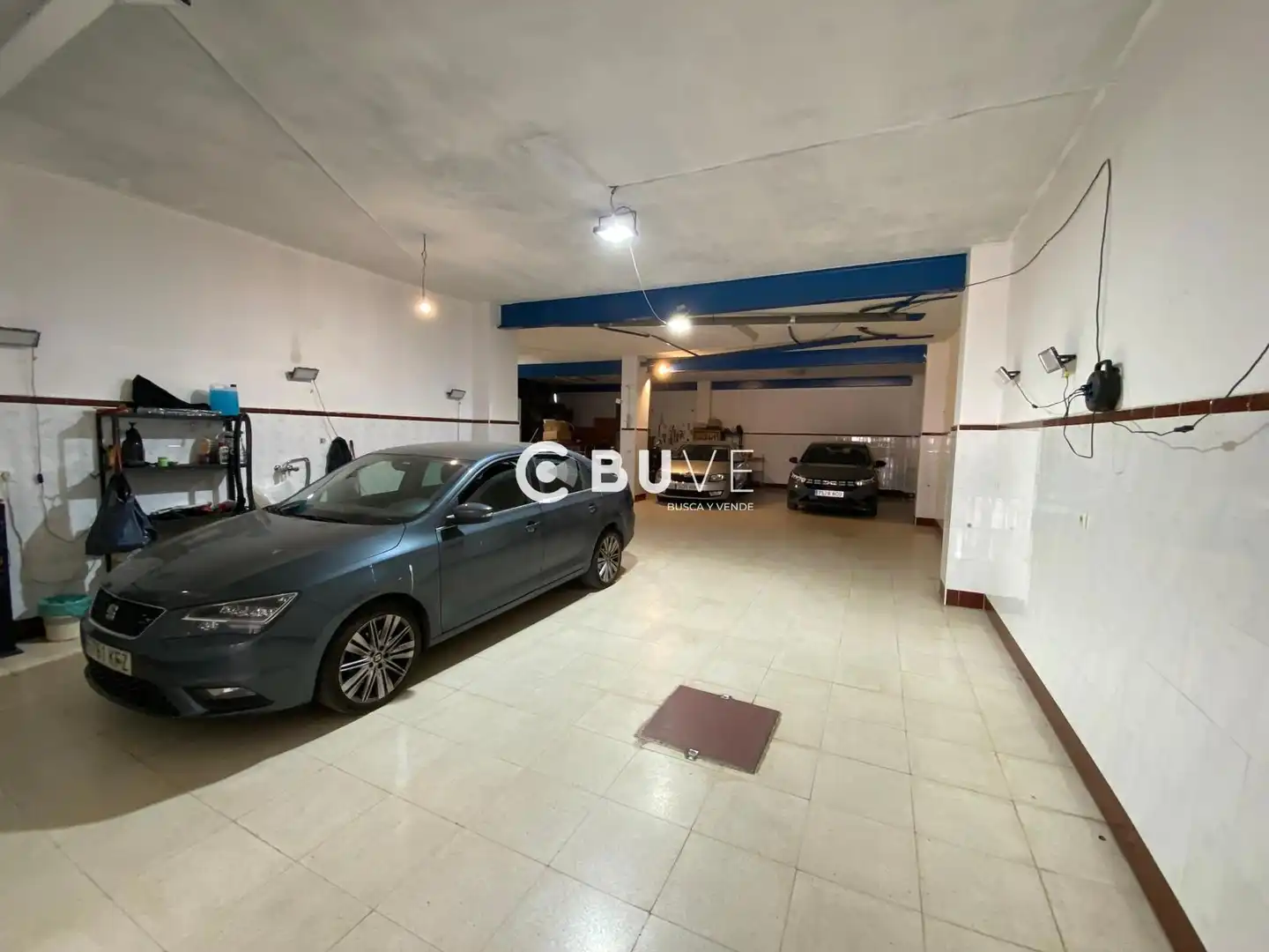 Aparcament de Casa o xalet en venda en Alcalá de Guadaira amb Aire condicionat, Traster i Moblat