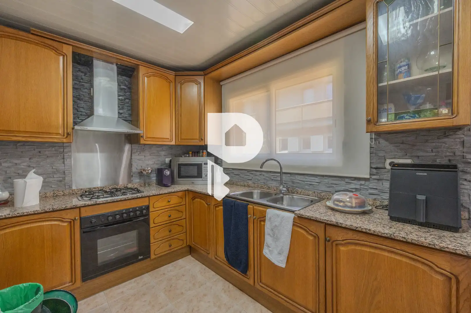 Cocina de Casa adosada en venta en Sant Vicenç Dels Horts con Aire acondicionado, Calefacción y Terraza