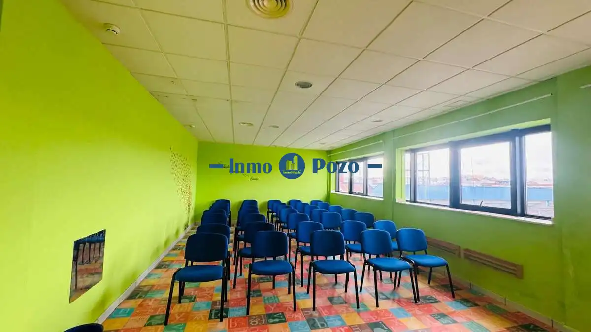 Büro zum Verkauf in Almendralejo