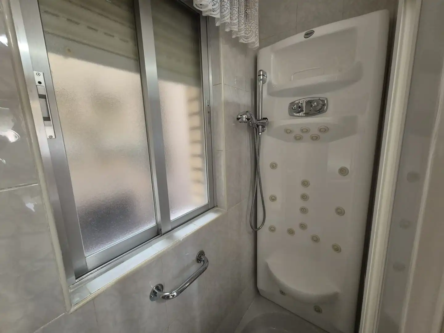 Badezimmer von Wohnung zum Verkauf in Palencia mit Heizung, Parkett und Terrasse