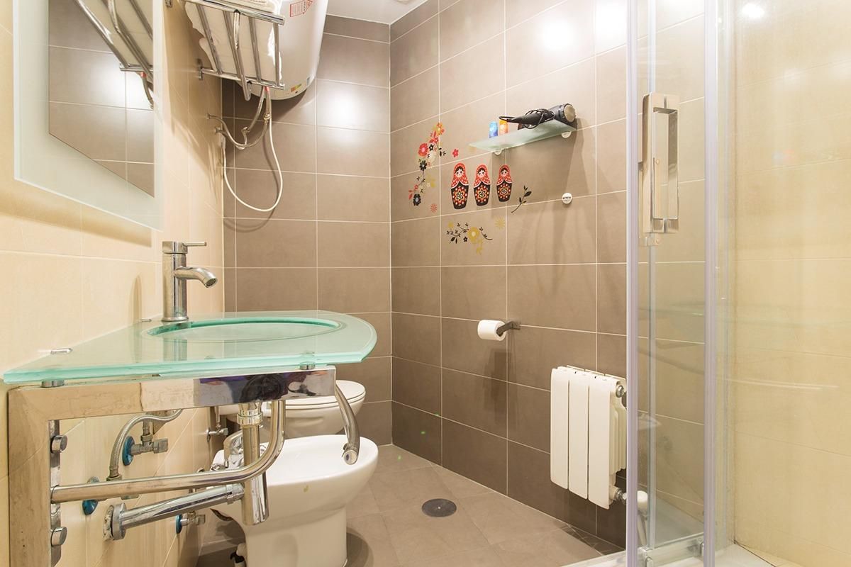 Bathroom of Flat for sale in  Granada Capital  with Air Conditioner and Balcony