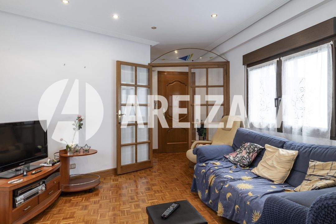 Bedroom of Flat for sale in Donostia - San Sebastián   with Heating and Furnished