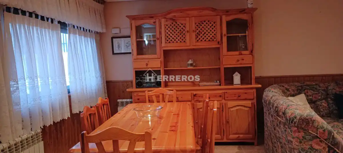 Menjador de Casa o xalet en venda en Lanciego / Lantziego amb Calefacció, Terrassa i Traster