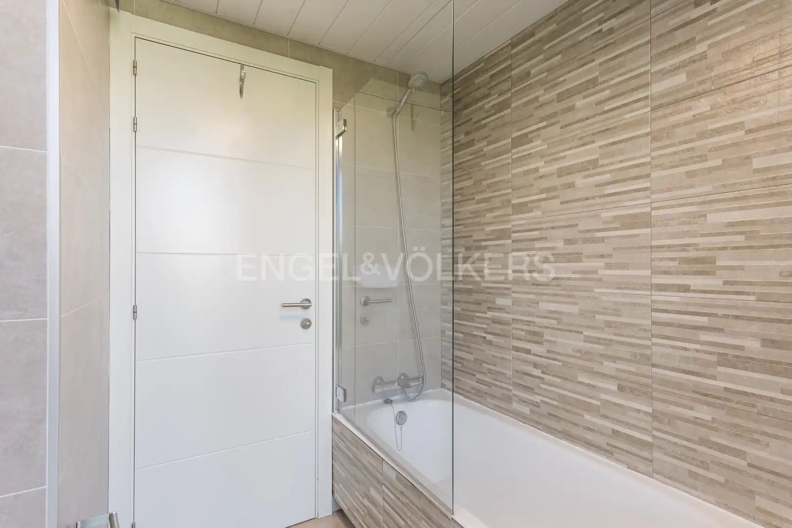 Badezimmer von Dachboden zur Miete in Madrid mit Klimaanlage, Heizung und Terrasse