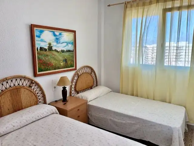 Habitación de Apartamento de alquiler en Benicasim / Benicàssim con Terraza y Trastero