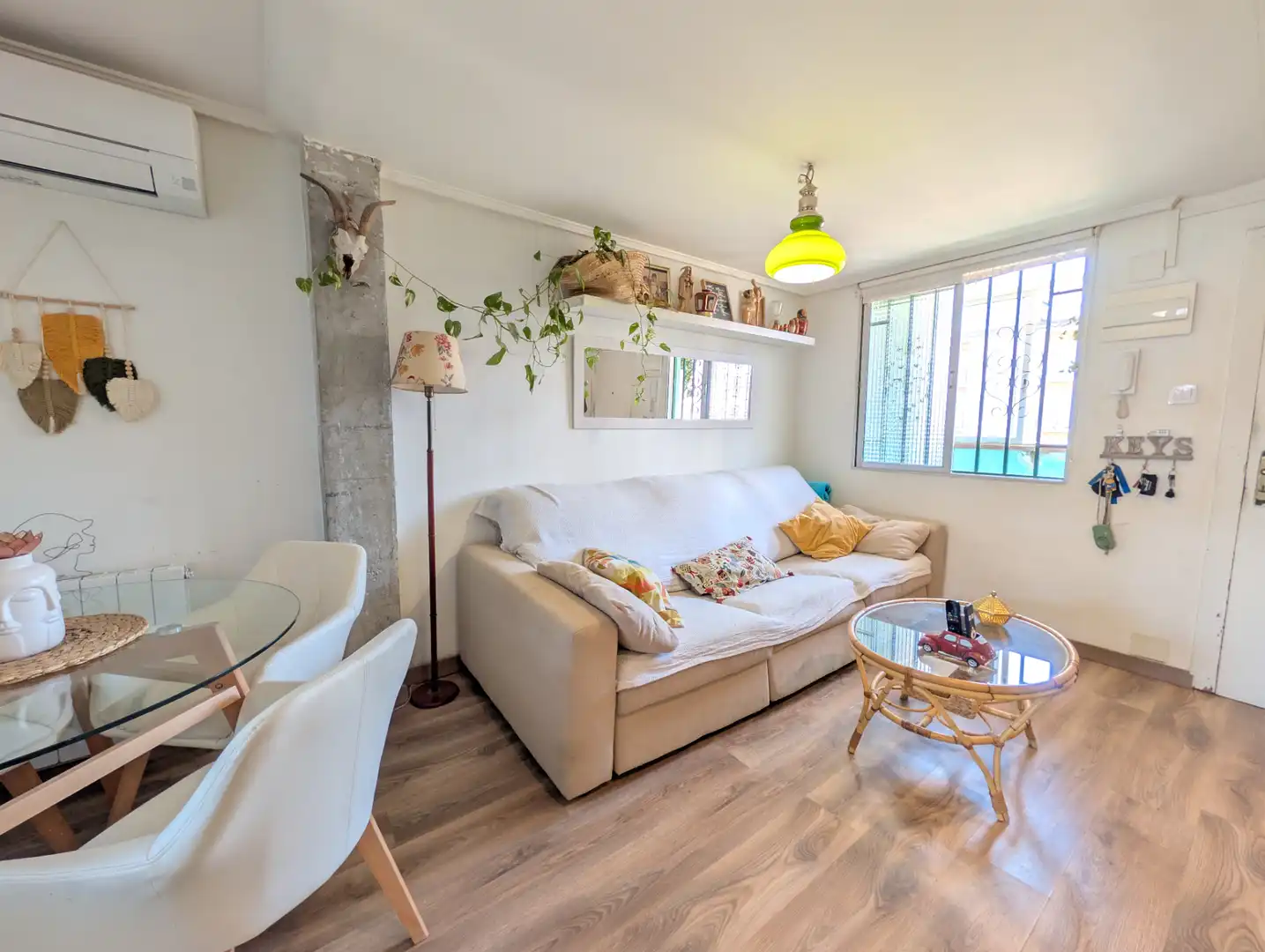 Sala de estar de Piso en venta en Zaragoza con Aire acondicionado, Calefacción y Amueblado