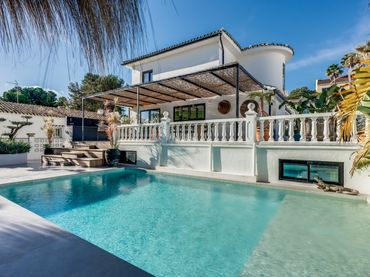 Casa amb piscina en venda a DE LOS JAZMINES-NVA ANDAL 160