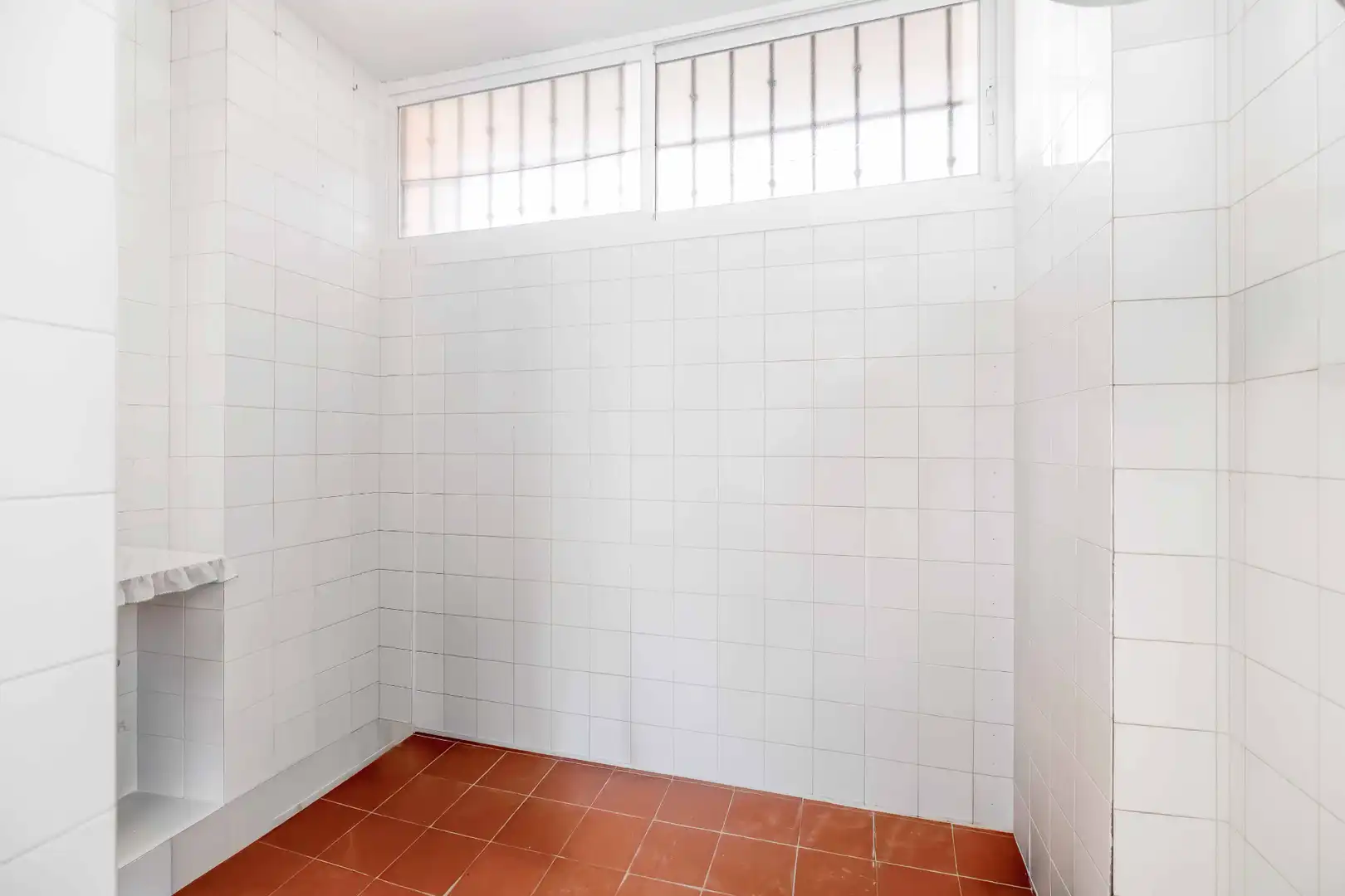 Baño de Dúplex en venta en Marbella con Terraza, Alarma y Piscina comunitaria