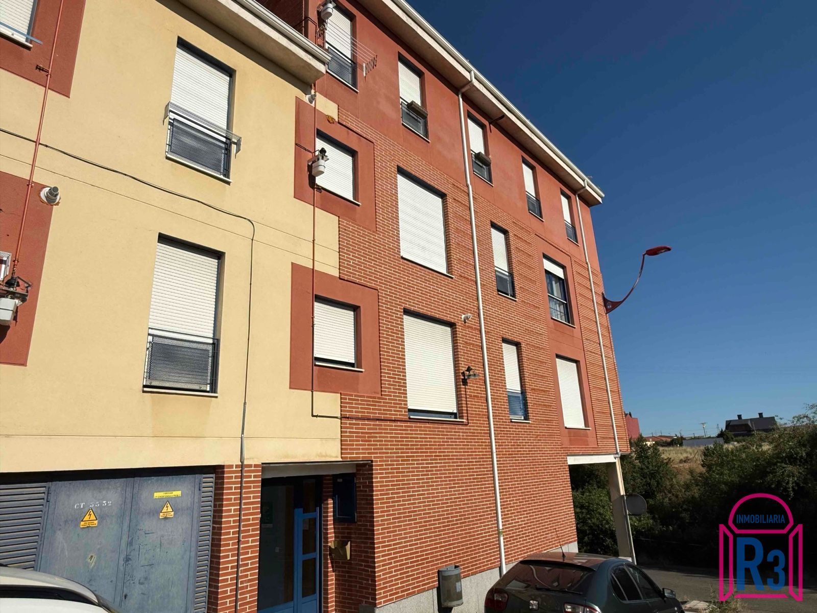 Vista exterior de Apartament de lloguer en San Andrés del Rabanedo amb Calefacció, Traster i Moblat
