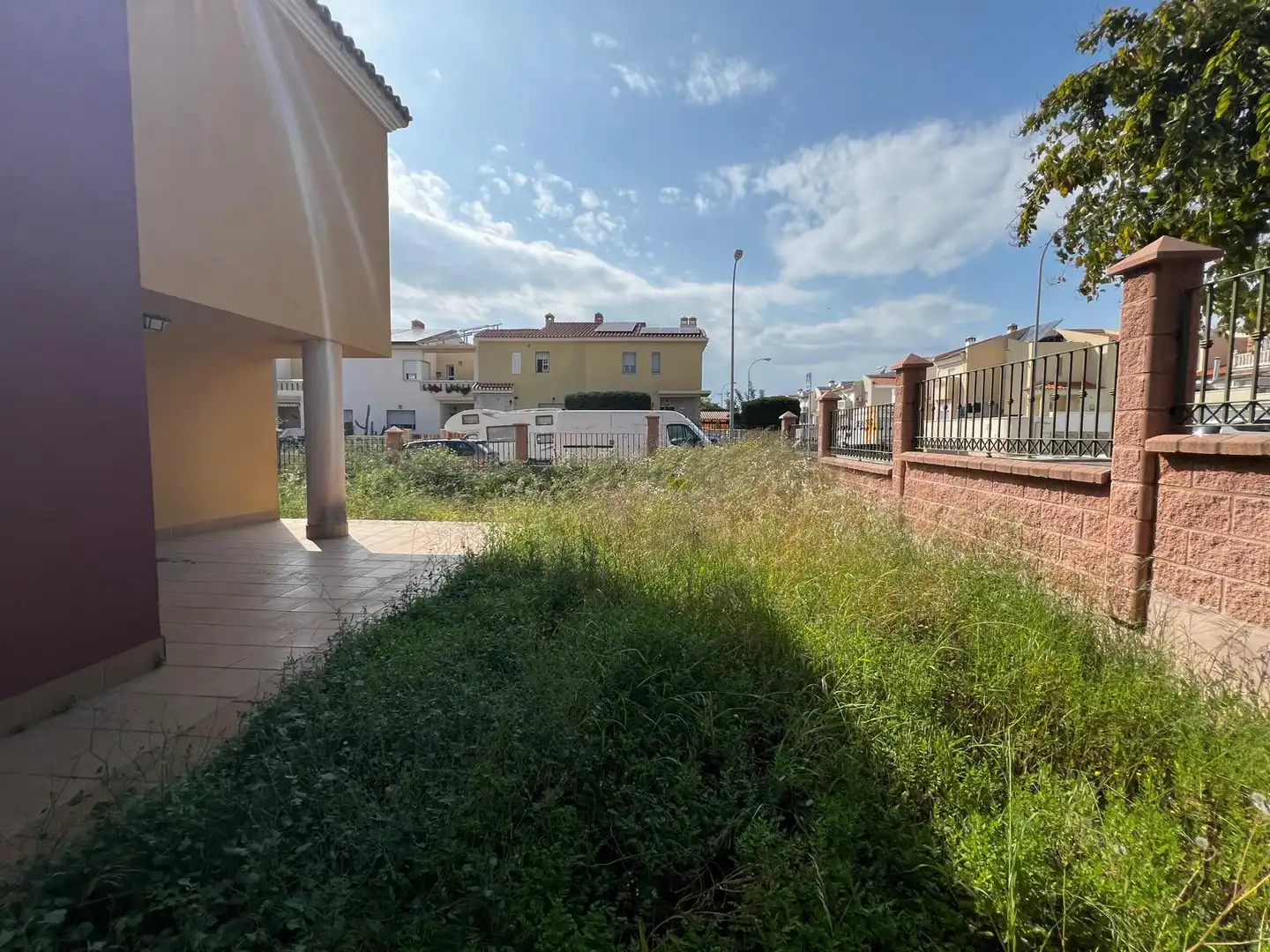 Casa adosada en venda en Vélez-Málaga amb Jardí privat, Terrassa i Piscina comunitària