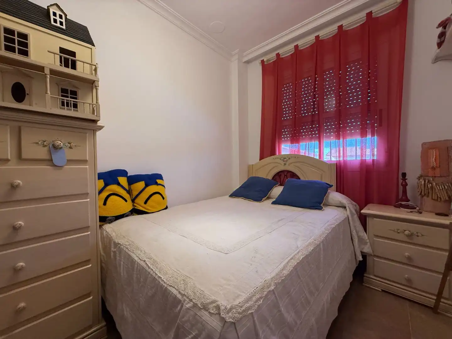 Habitación de Casa adosada en venta en Aljaraque con Aire acondicionado, Terraza y Piscina comunitaria