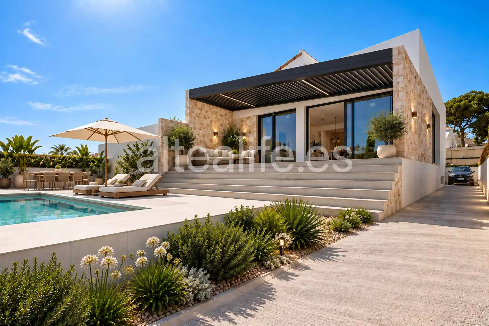 Villa con piscina in vendita a Carrer Cap Roig
