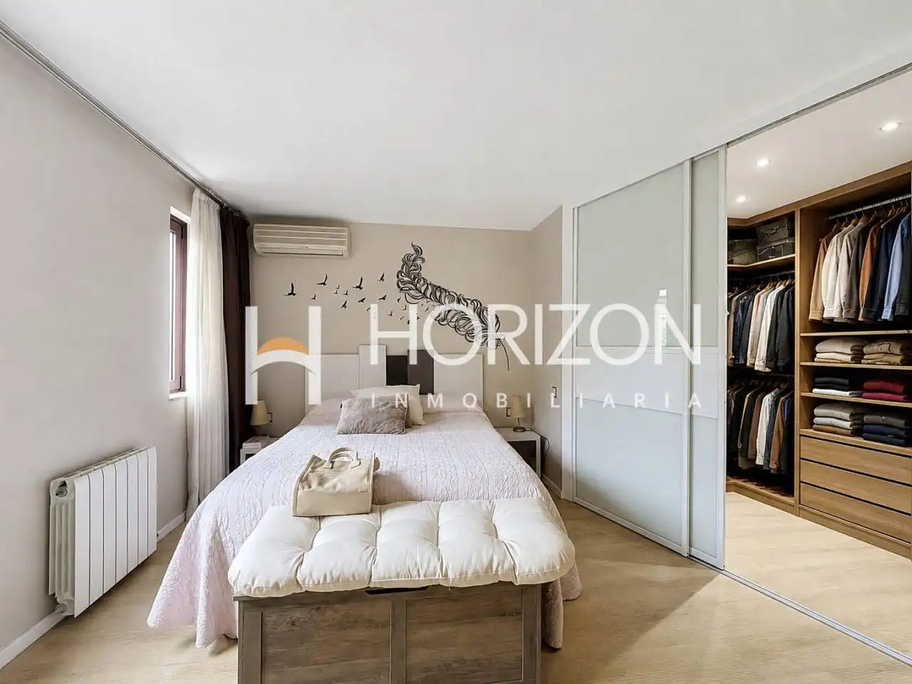 Bedroom of Detached homes for sale in Barcelona  with Air Conditioner, Heating and Private garden