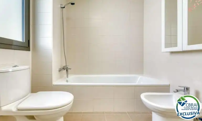 Baño de Apartamento en venta en Figueres
