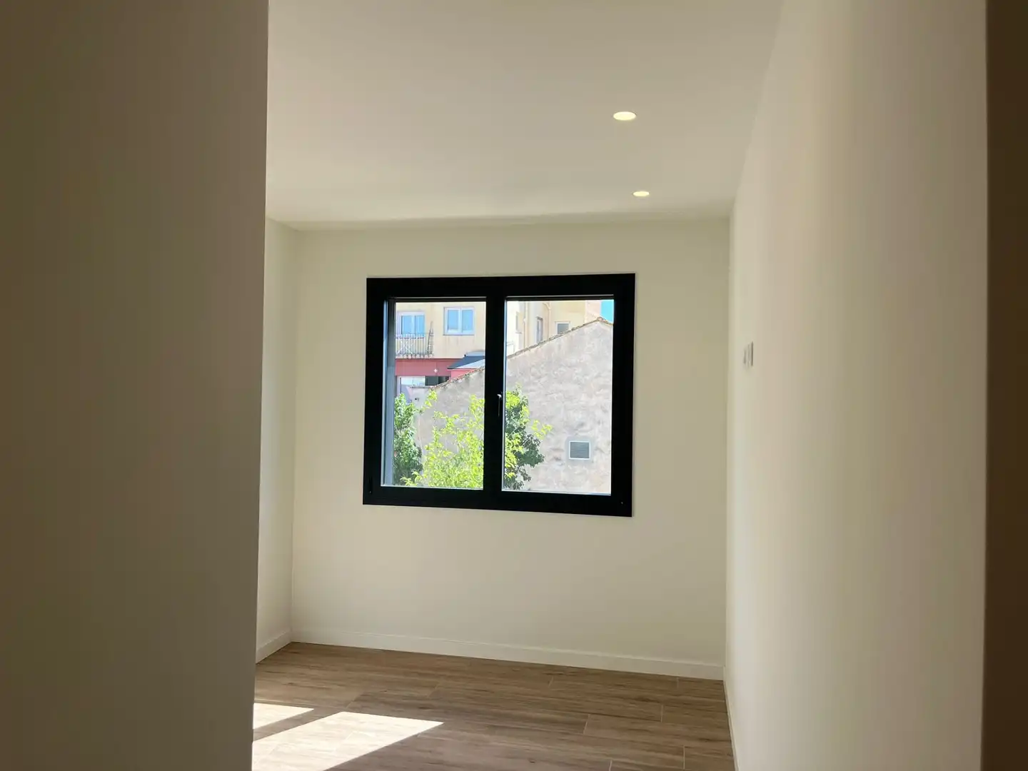 Schlafzimmer von Wohnung zur Miete in Girona mit Klimaanlage, Heizung und Terrasse