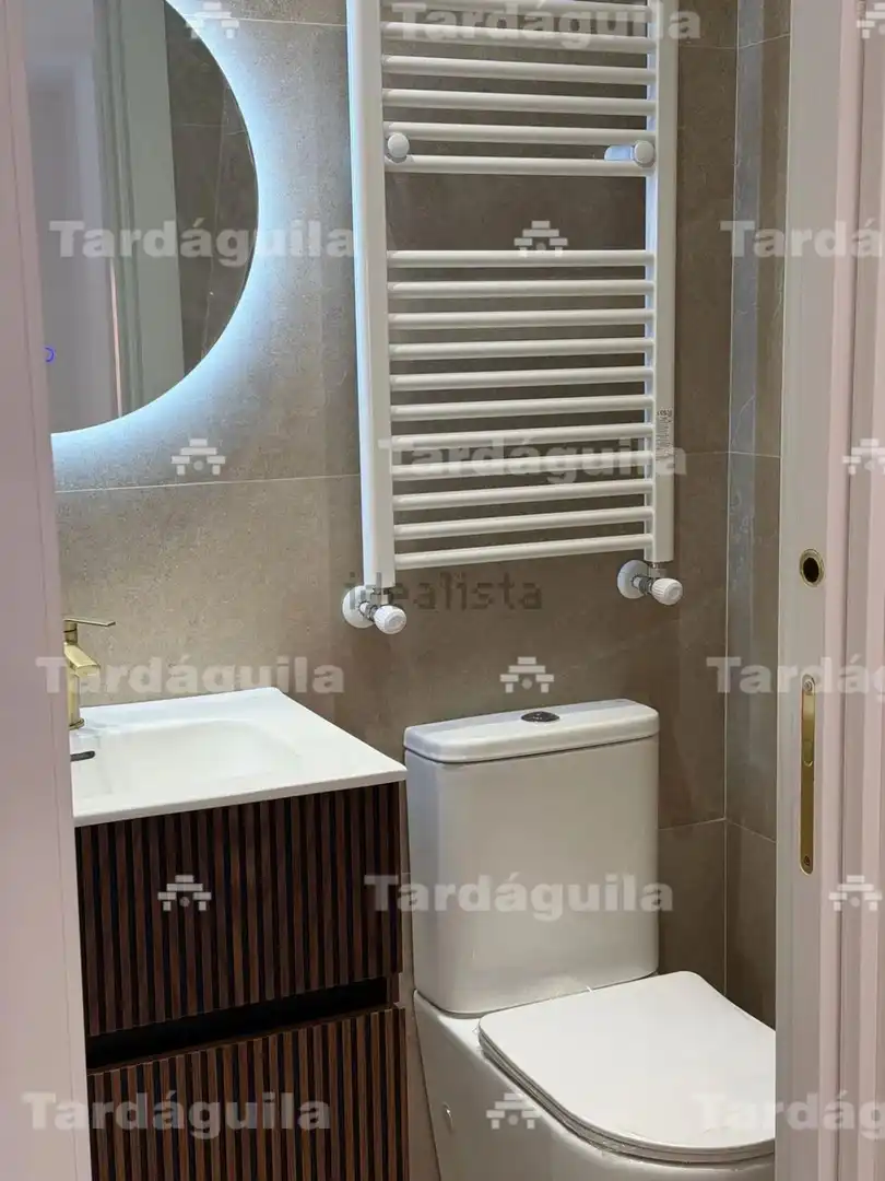 Bany de Pis en venda en Salamanca amb Calefacció i Balcó
