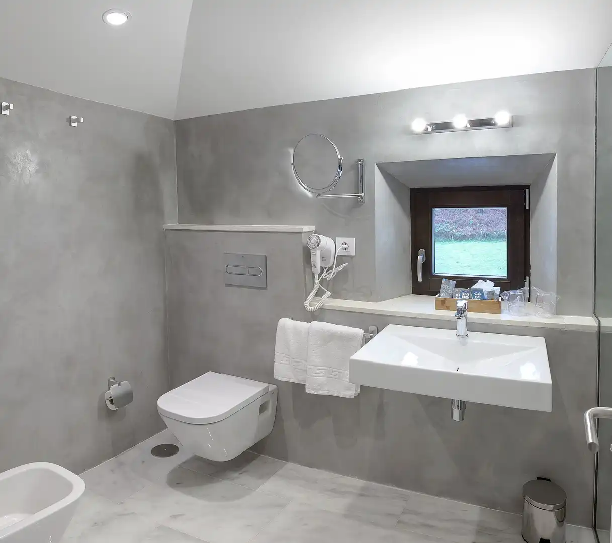 Badezimmer von Gebäude zum Verkauf in Valdés - Luarca, Asturias