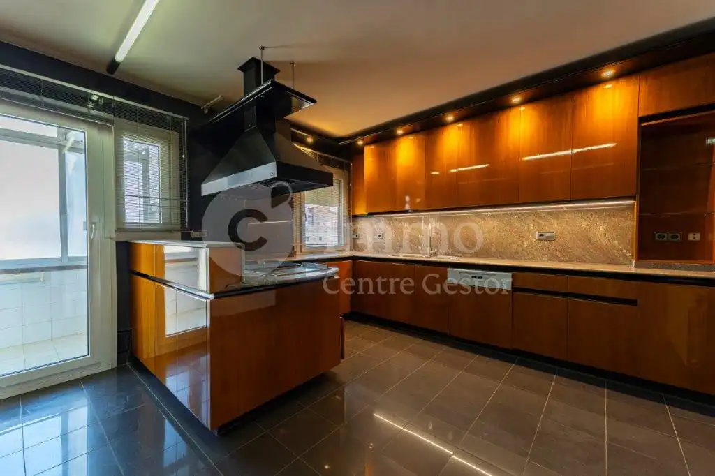Cocina de Dúplex en venta en Lleida con Aire acondicionado, Calefacción y Parquet
