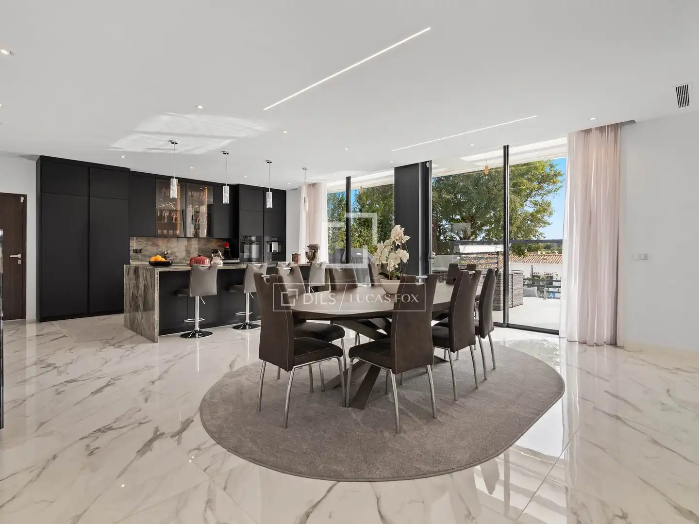 Dining room of Houses for sale in Benahavís  with Air Conditioner, Heating and Private garden
