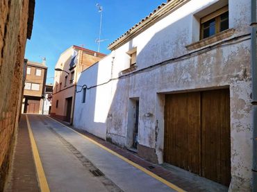 Villa con balcone in vendita a Binéfar
