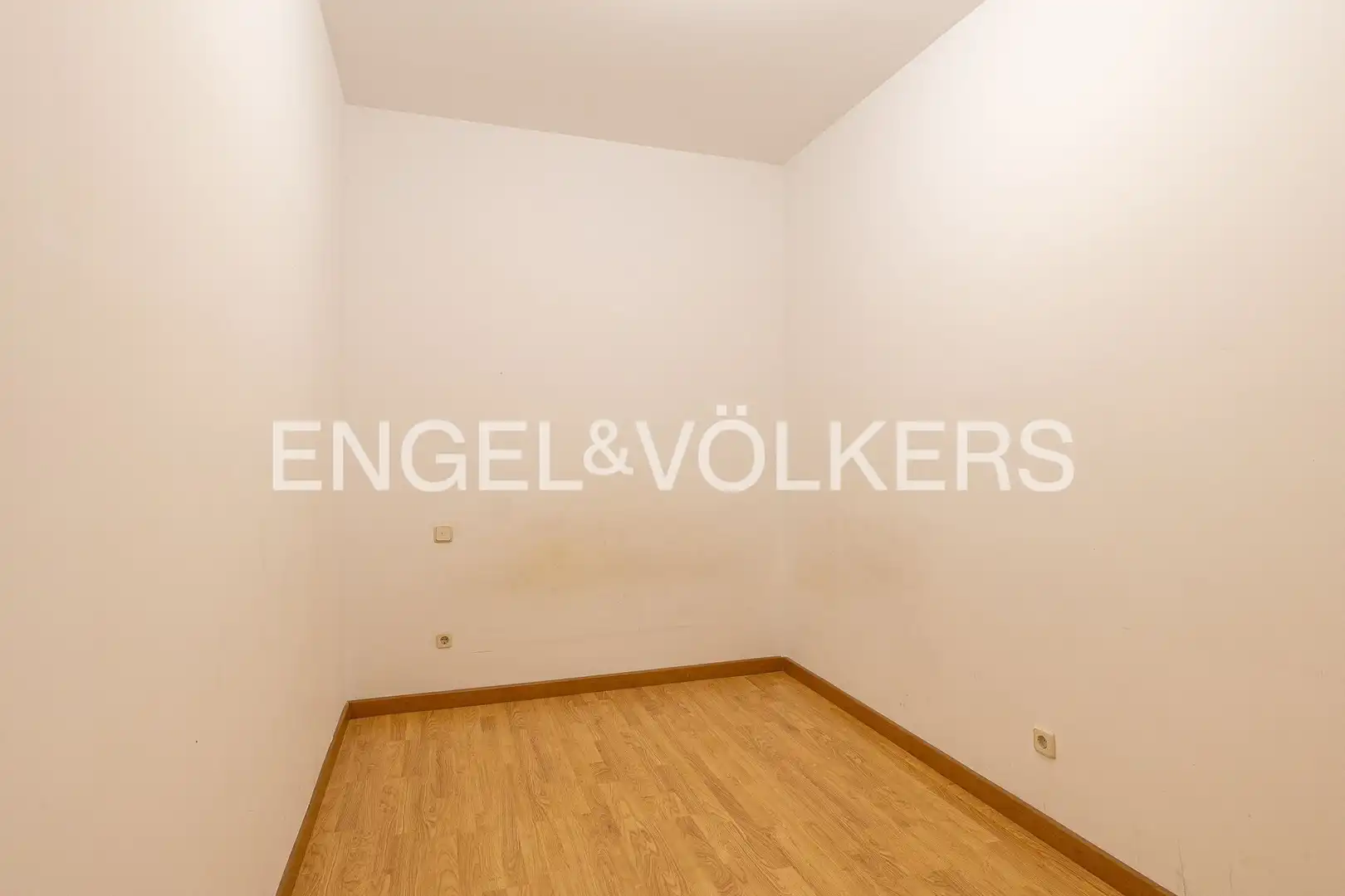 Wohnung zum Verkauf in Madrid mit Heizung, Abstellraum und Balkon