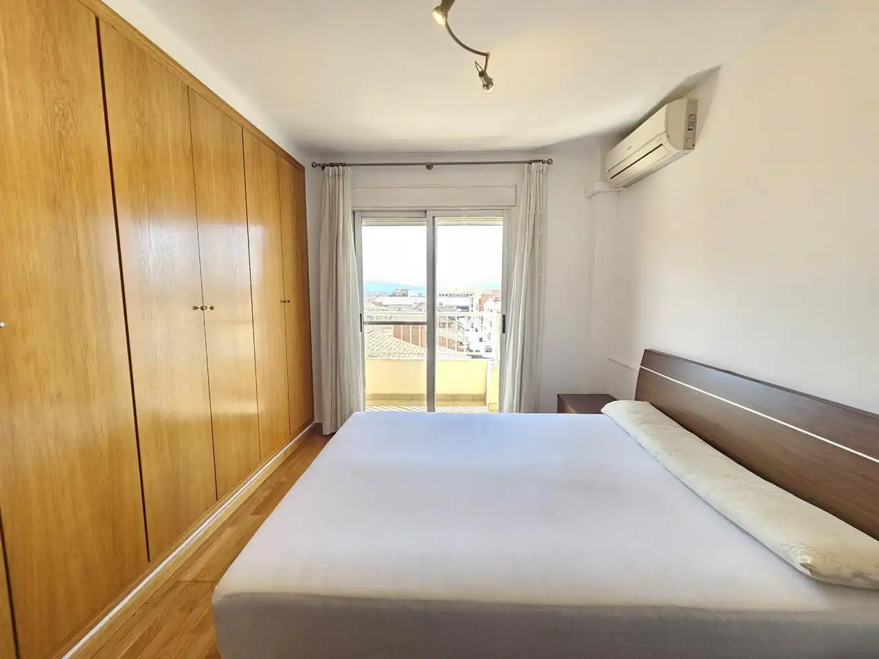 Dachboden zur Miete in Vicario Camarena, Núcleo Urbano